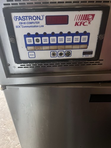 Henny penny pressure fryer - fryer, gas
